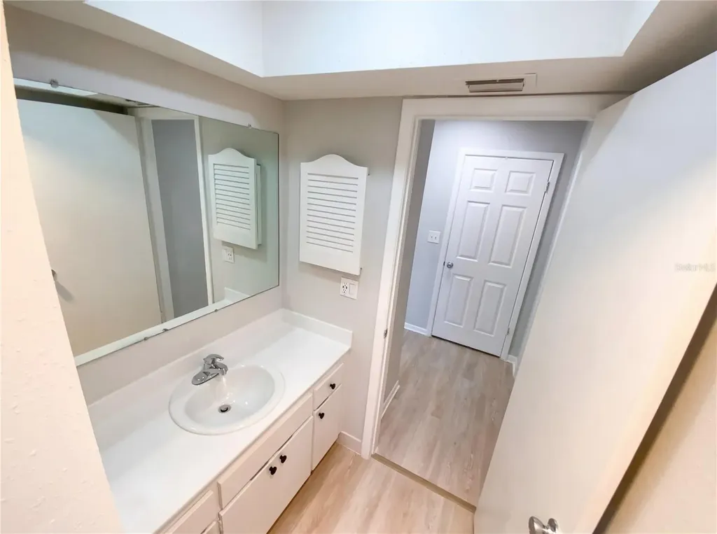 408 Ocean Court Clearwater FL 33756