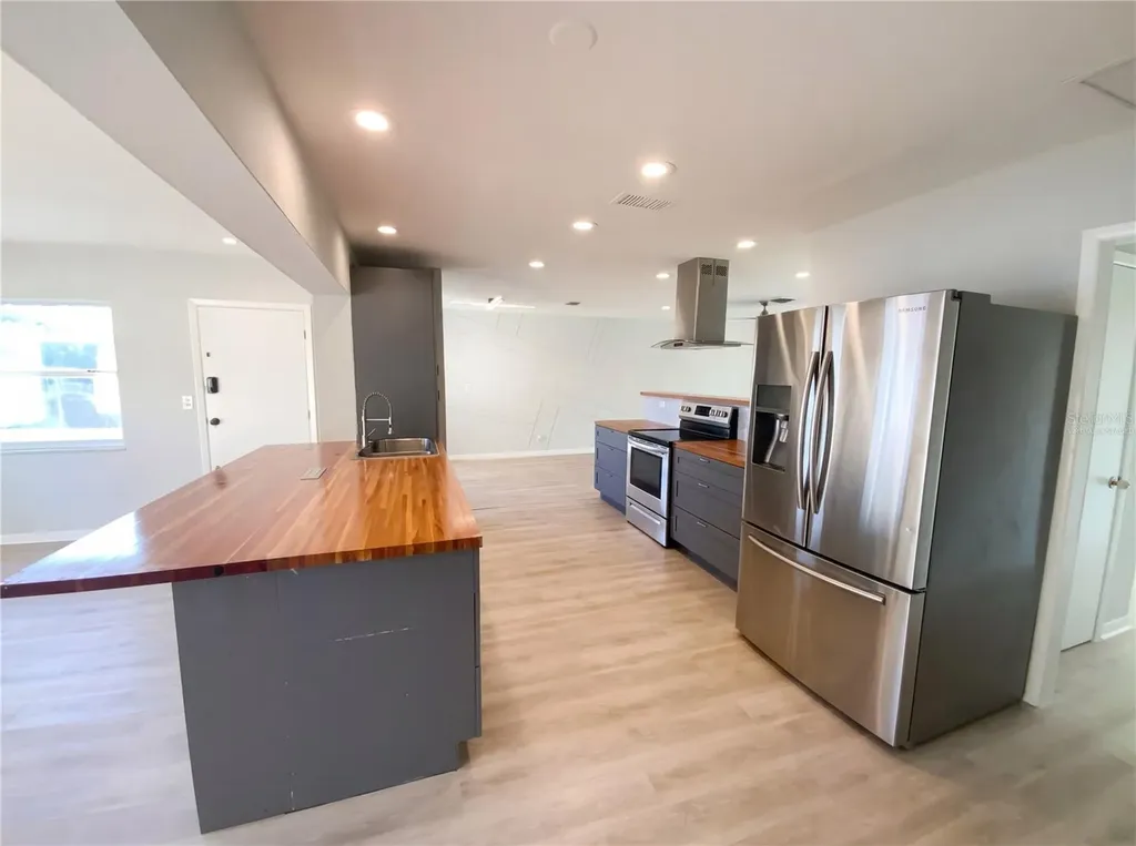 408 Ocean Court Clearwater FL 33756