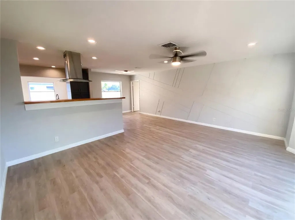 408 Ocean Court Clearwater FL 33756