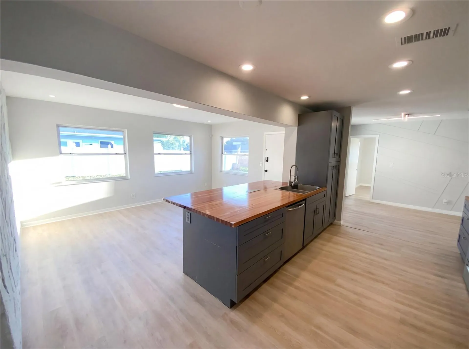 408 Ocean Court Clearwater FL 33756