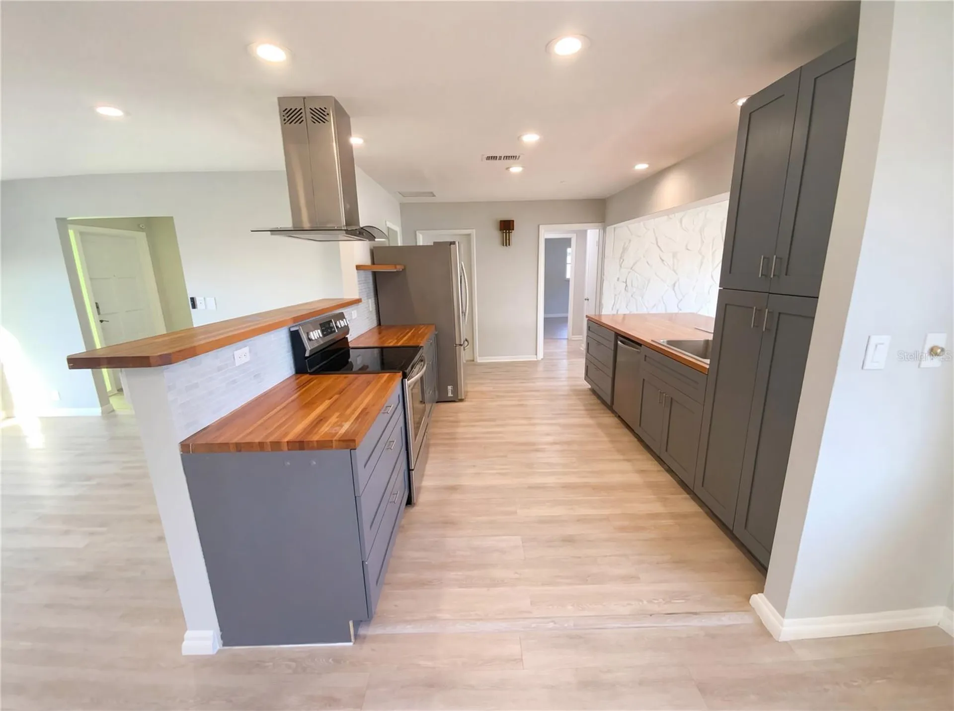 408 Ocean Court Clearwater FL 33756