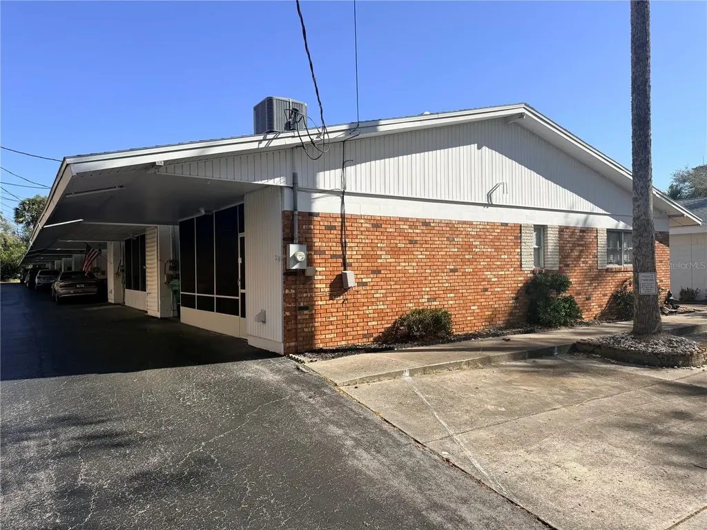135 W Minnesota Avenue Deland FL 32720