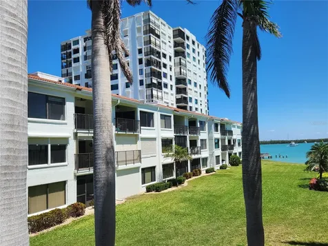 6287 Bahia Del Mar Circle St Petersburg FL 33715