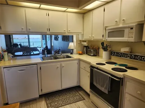 6287 Bahia Del Mar Circle St Petersburg FL 33715