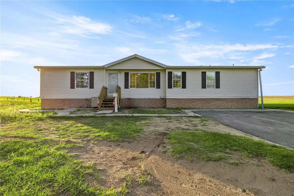 2061 NW 165th Court Road Dunnellon FL 34432
