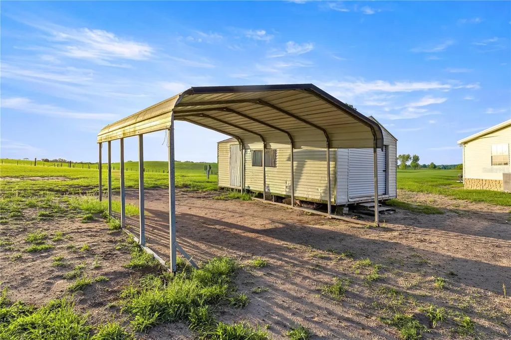 2061 NW 165th Court Road Dunnellon FL 34432