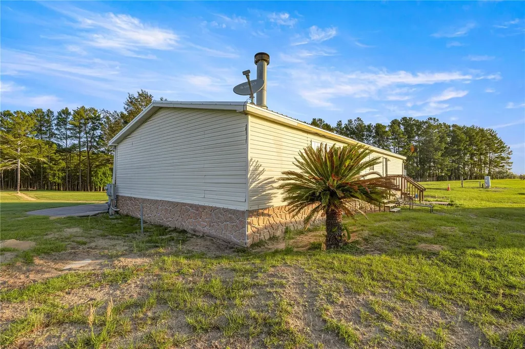 2061 NW 165th Court Road Dunnellon FL 34432