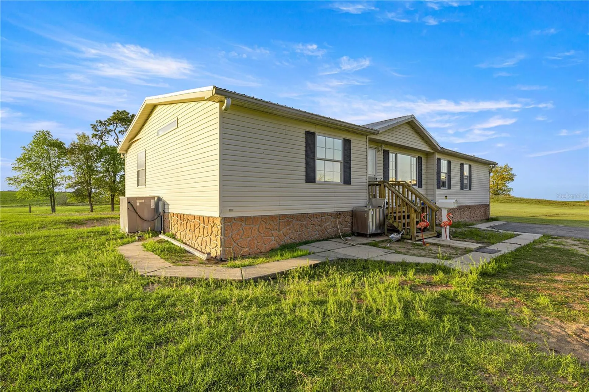2061 NW 165th Court Road Dunnellon FL 34432