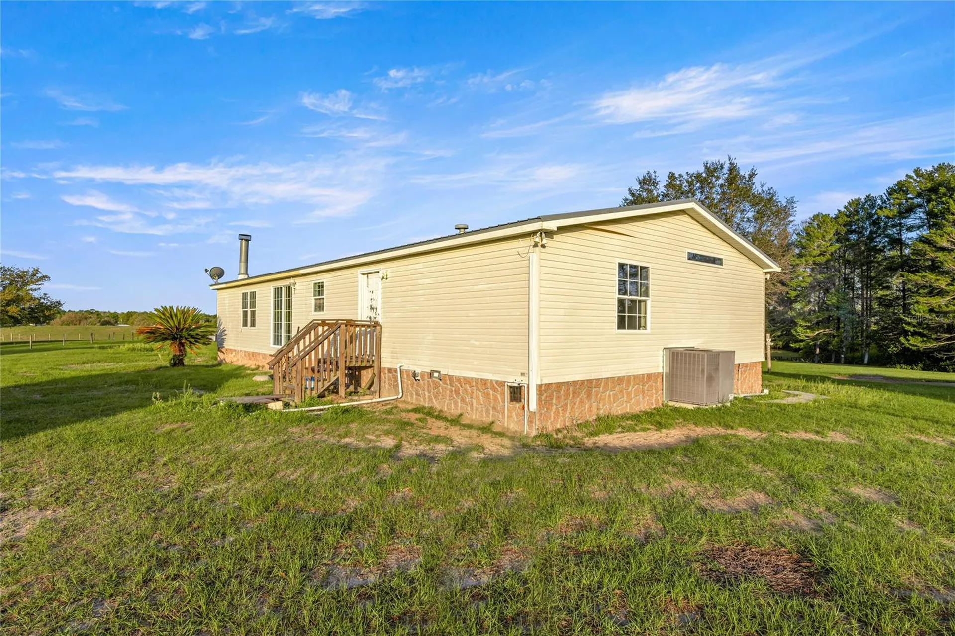2061 NW 165th Court Road Dunnellon FL 34432