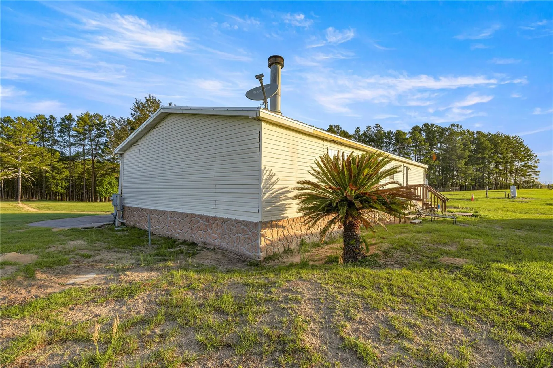 2061 NW 165th Court Road Dunnellon FL 34432