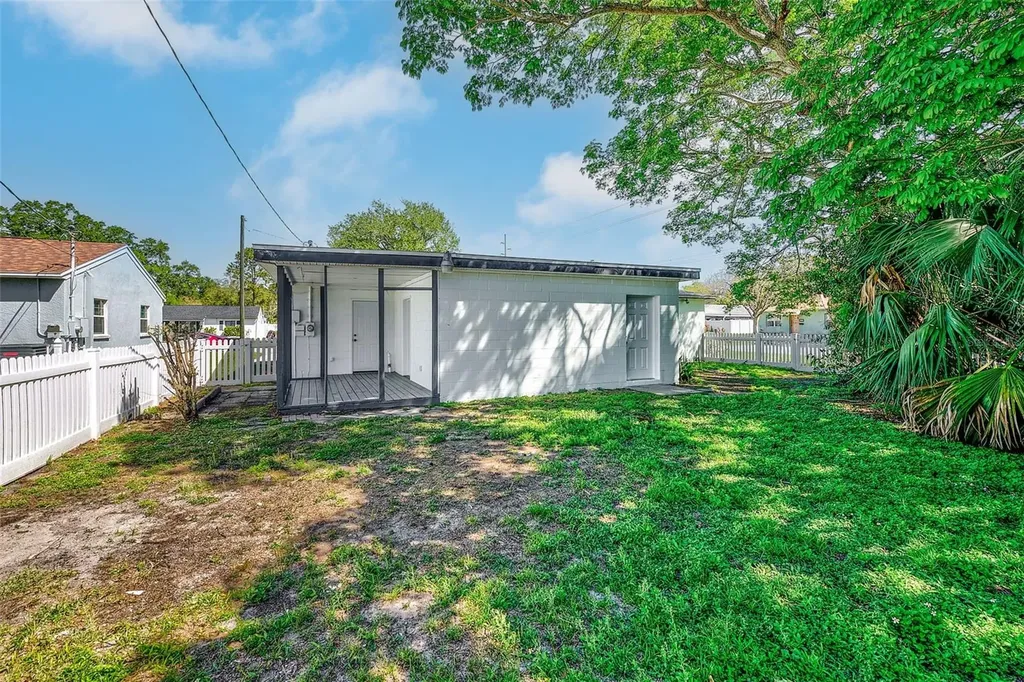 4102 W Bay Vista Avenue Tampa FL 33611