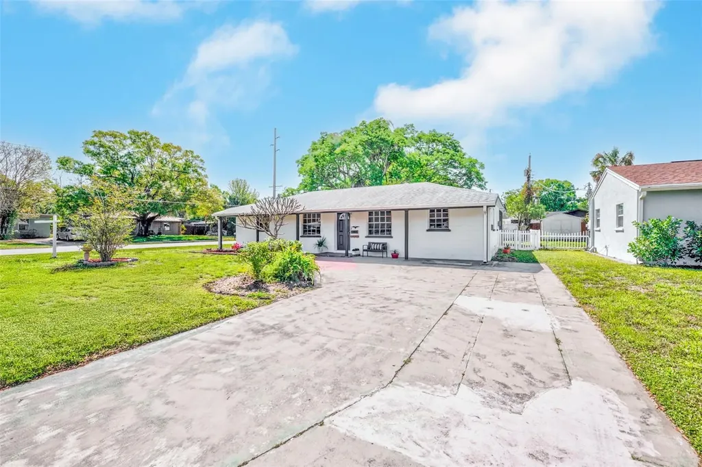 4102 W Bay Vista Avenue Tampa FL 33611