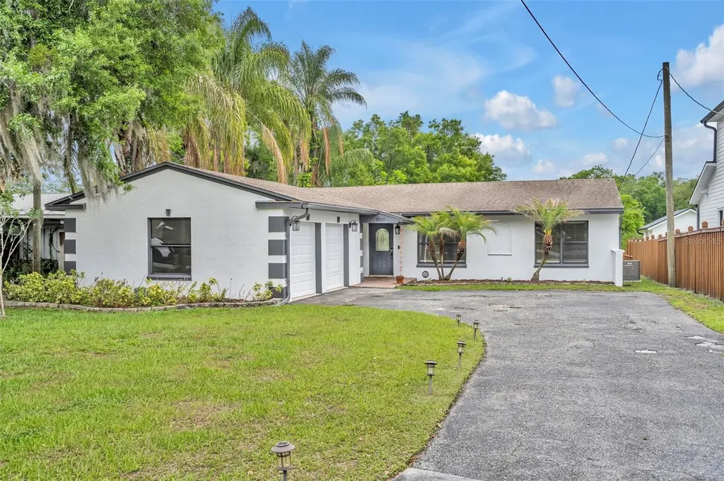 1081 Lake Weldona Drive Orlando FL 32806