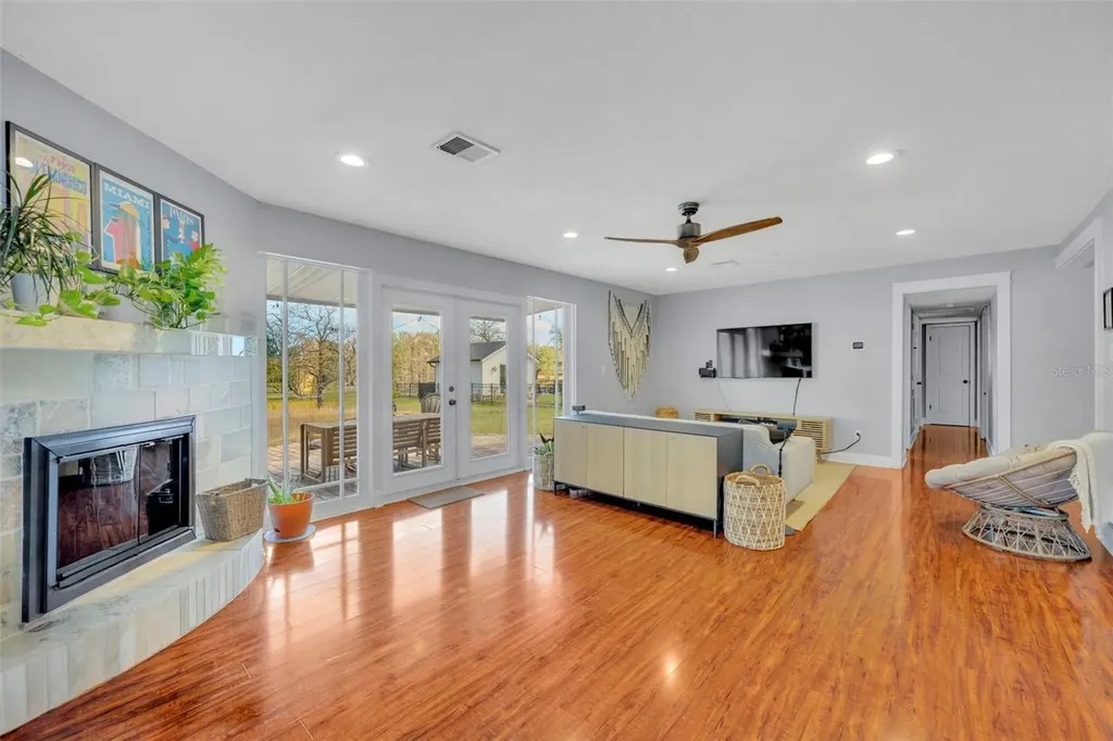 1081 Lake Weldona Drive Orlando FL 32806
