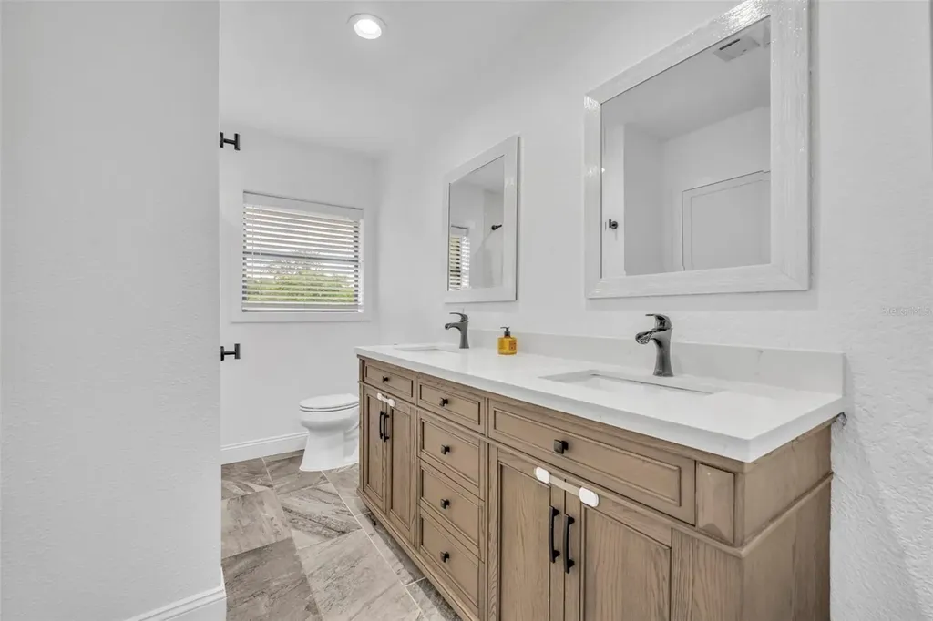 1081 Lake Weldona Drive Orlando FL 32806