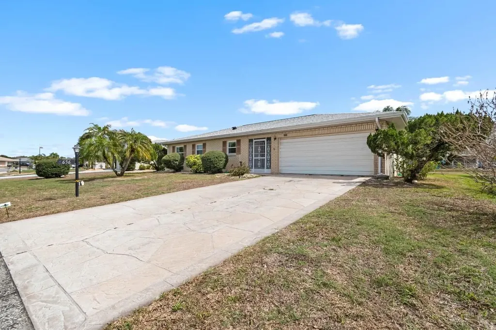 656 Fort Duquesna Drive Sun City Center FL 33573