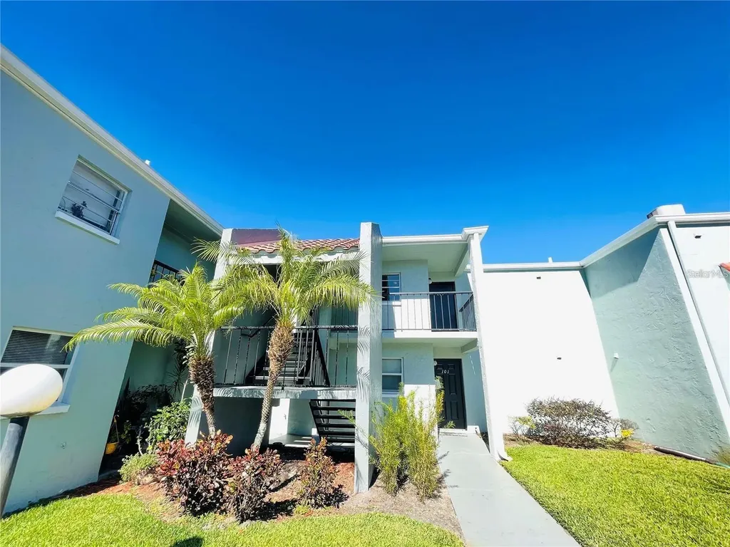 2850 Somerset Park Drive Tampa FL 33613