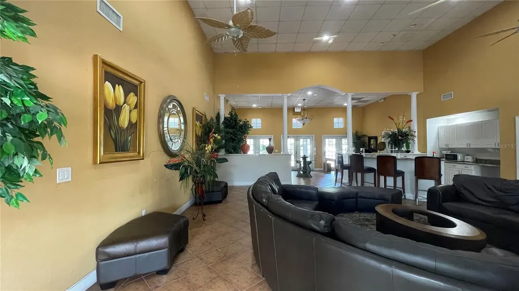 2850 Somerset Park Drive Tampa FL 33613
