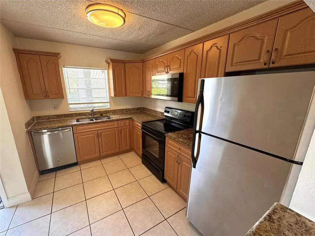 2850 Somerset Park Drive Tampa FL 33613