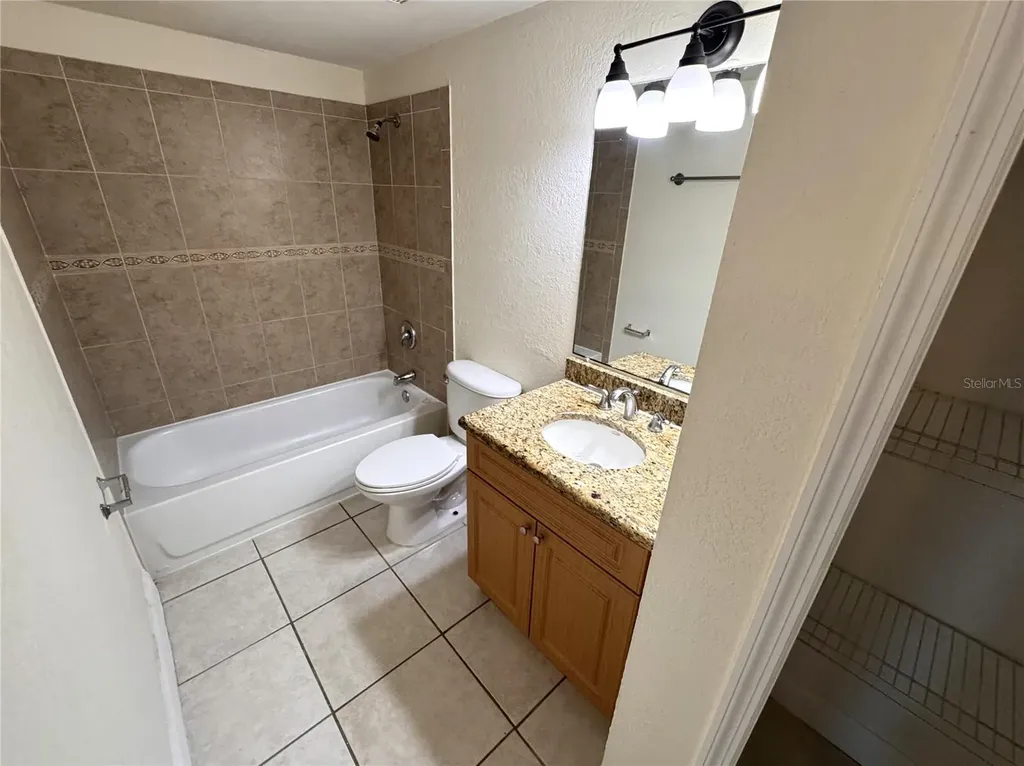 2850 Somerset Park Drive Tampa FL 33613