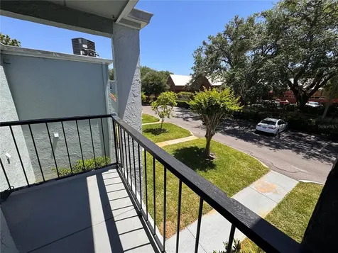 2850 Somerset Park Drive Tampa FL 33613