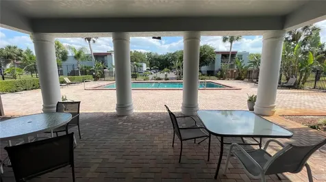 2850 Somerset Park Drive Tampa FL 33613