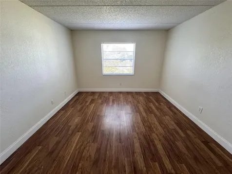 2850 Somerset Park Drive Tampa FL 33613