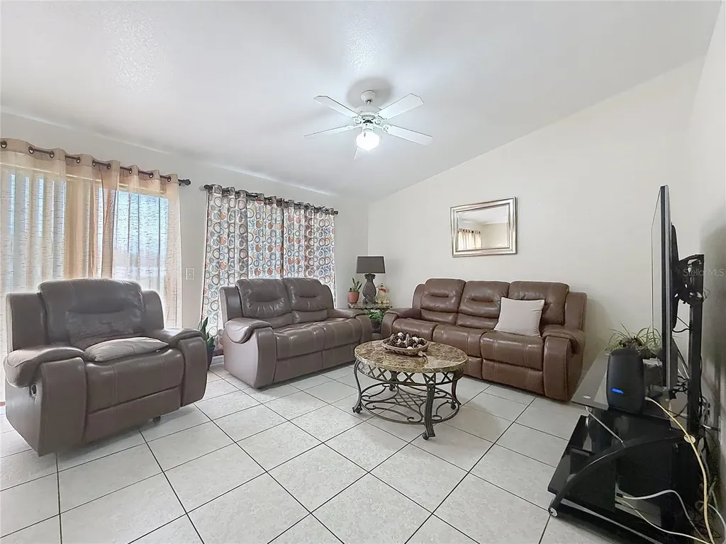 522-524 Imperial Place Kissimmee FL 34758