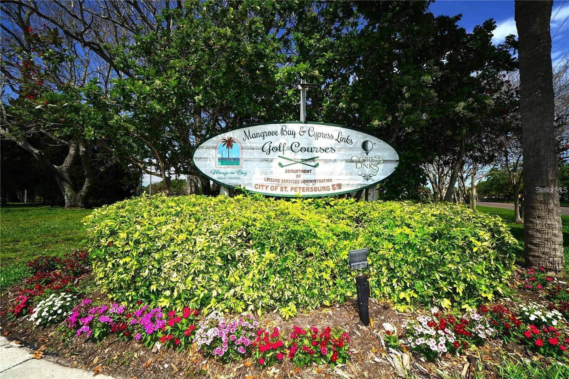 824 62nd Avenue NE St Petersburg FL 33702
