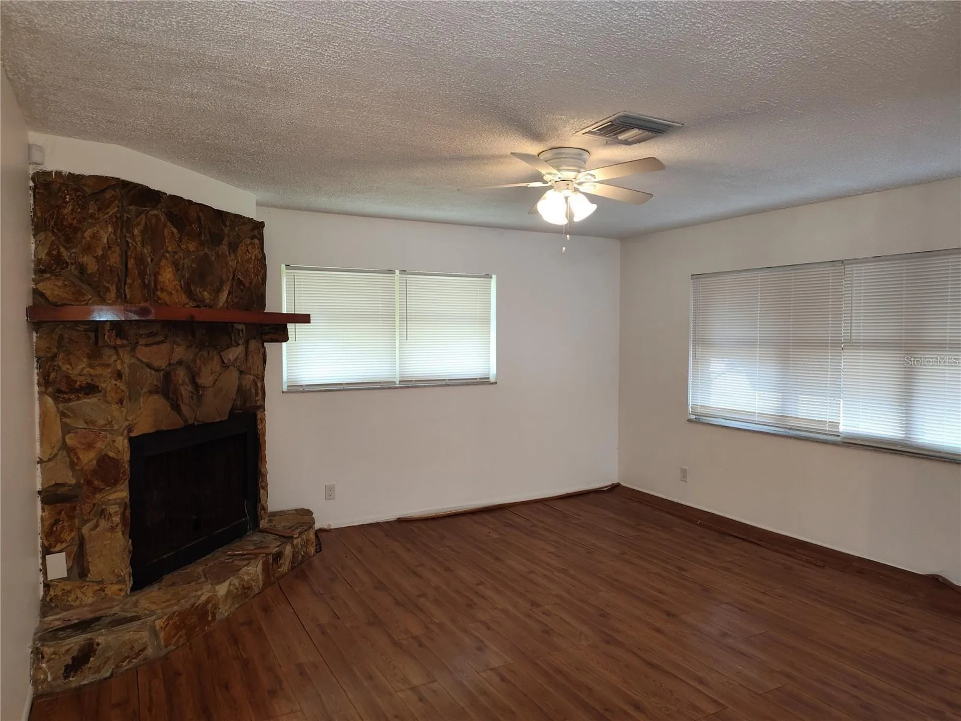 824 62nd Avenue NE St Petersburg FL 33702