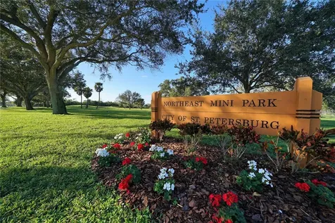 824 62nd Avenue NE St Petersburg FL 33702