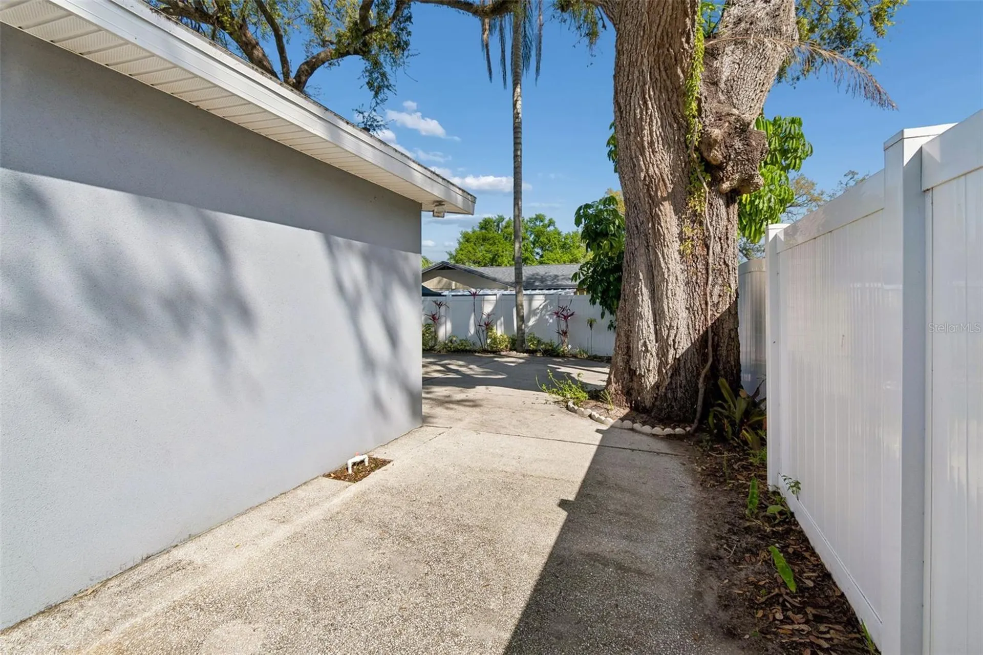 6705 Ralston Beach Circle Tampa FL 33614