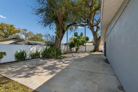 6705 Ralston Beach Circle Tampa FL 33614