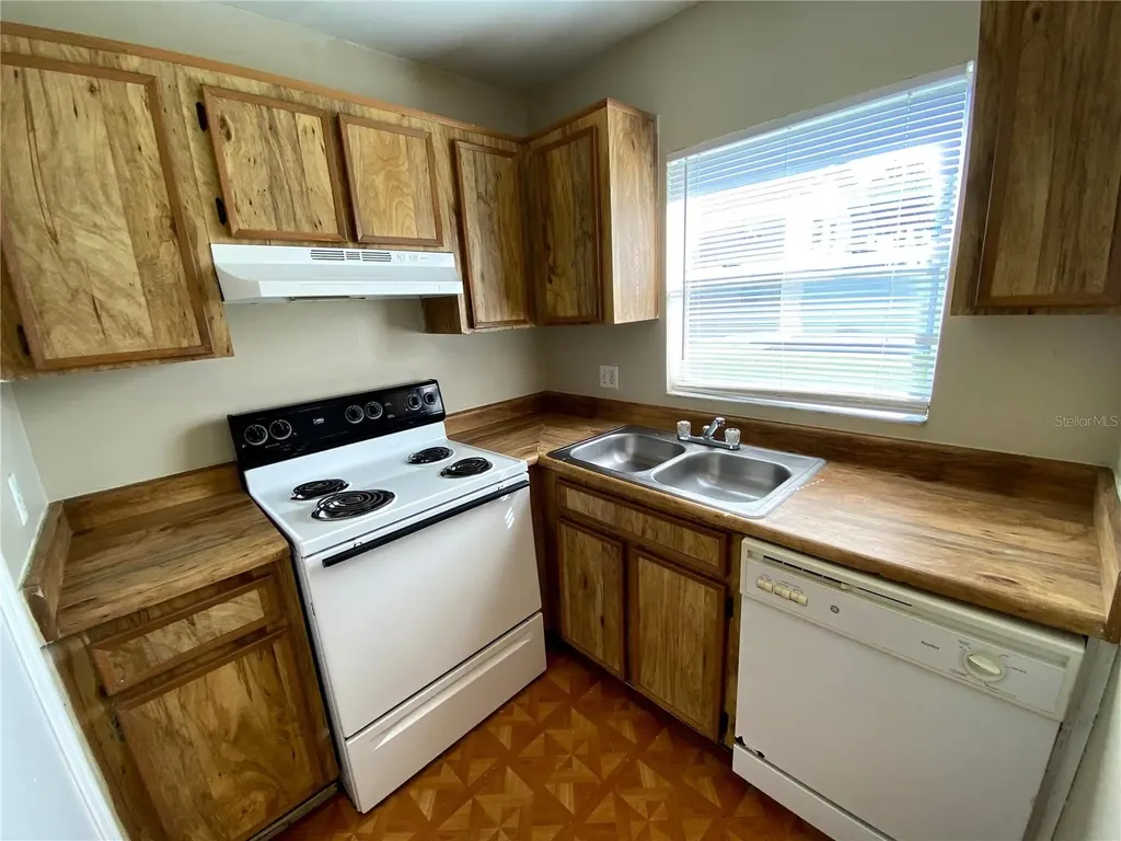 4148 Pershing Pointe Place Orlando FL 32822