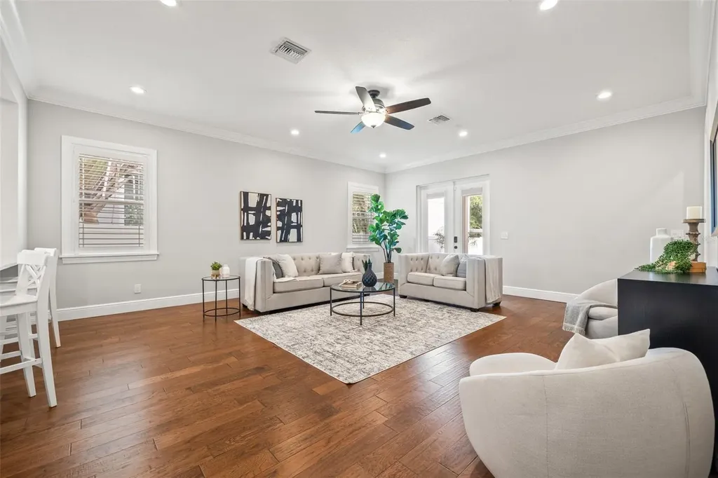 445 29th Avenue N St Petersburg FL 33704