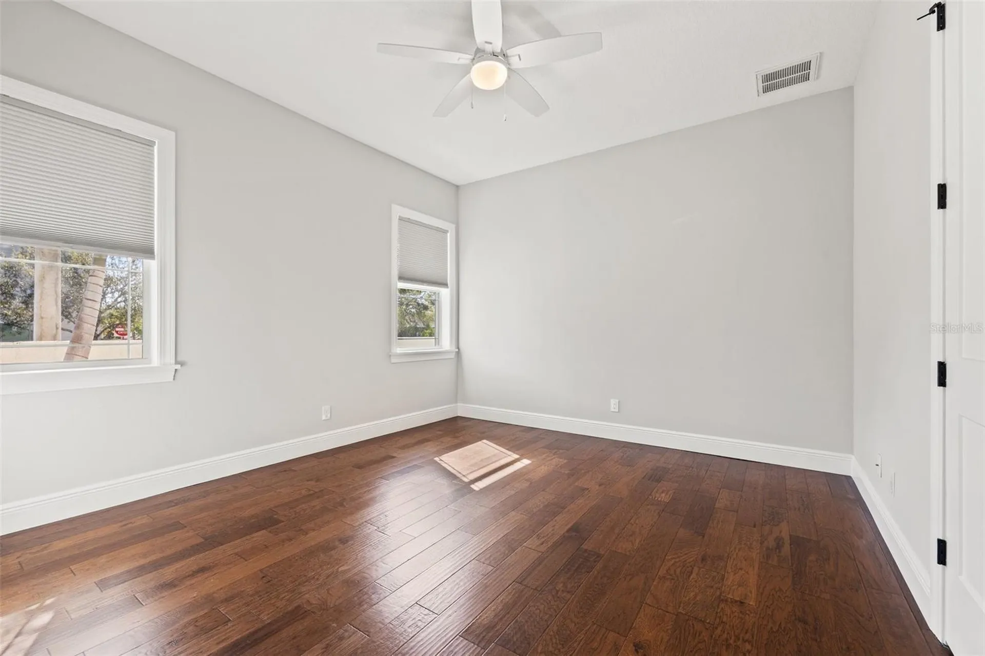 445 29th Avenue N St Petersburg FL 33704