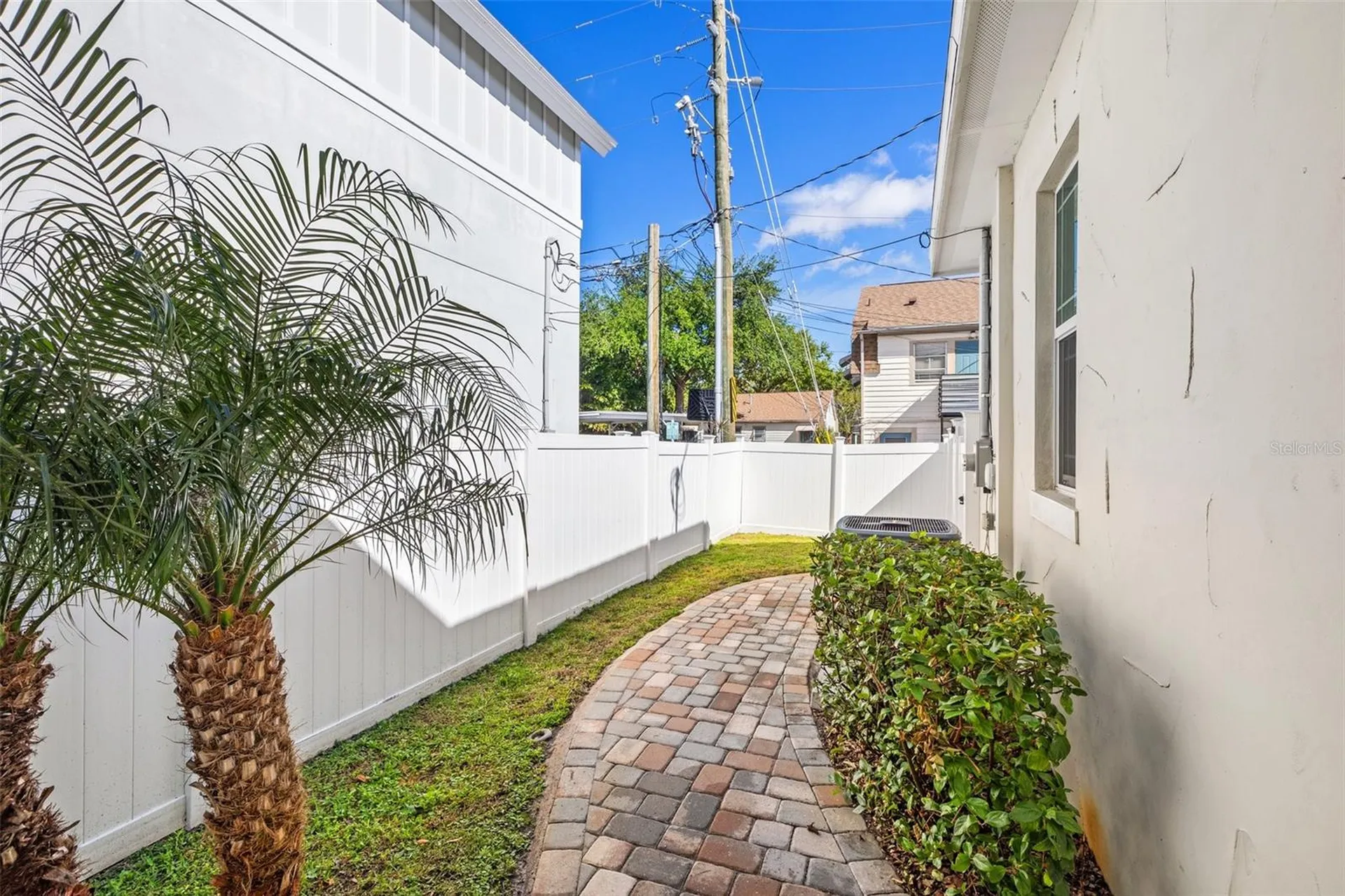 445 29th Avenue N St Petersburg FL 33704