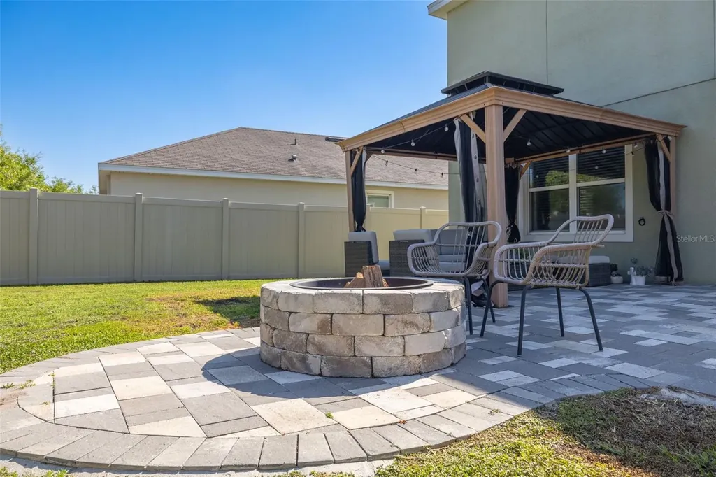 7518 Tuscan Bay Circle Wesley Chapel FL 33545