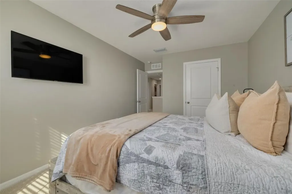 7518 Tuscan Bay Circle Wesley Chapel FL 33545
