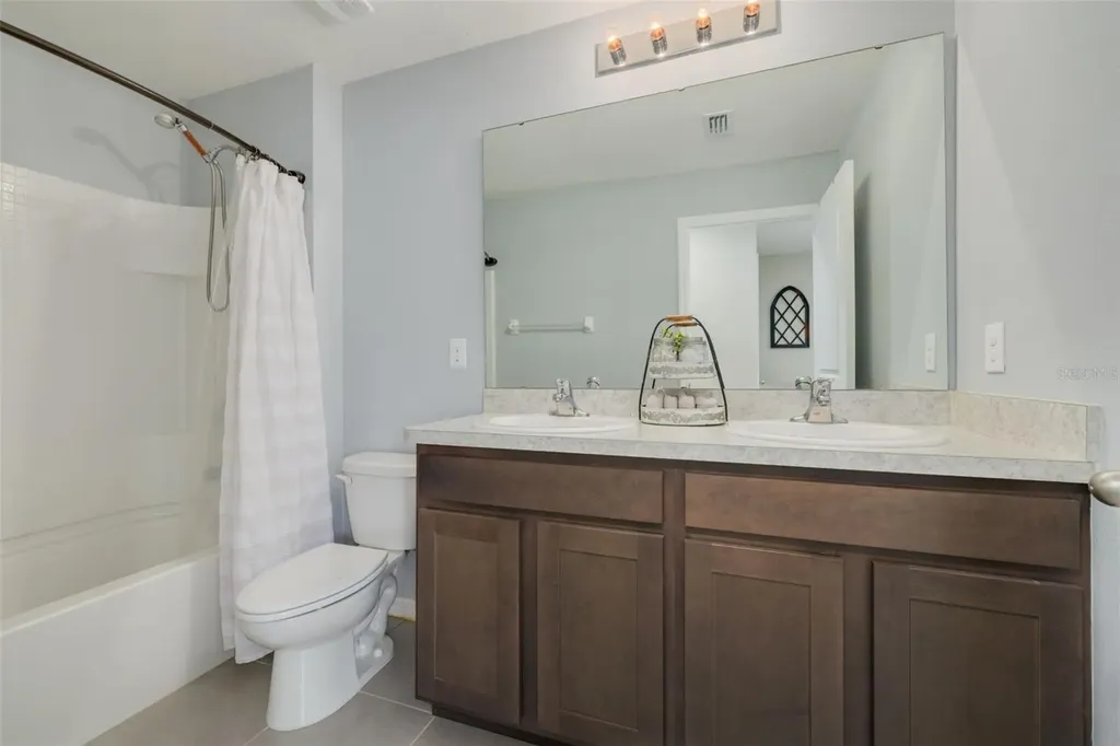 7518 Tuscan Bay Circle Wesley Chapel FL 33545
