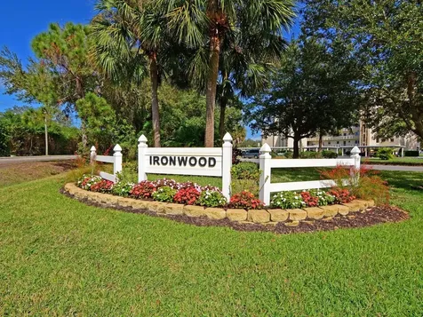 4240 Ironwood Circle Bradenton FL 34209