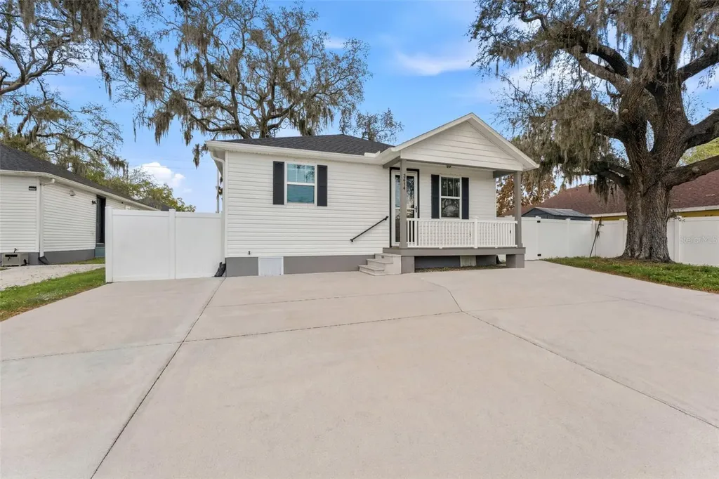 3414 Riverview Drive Tampa FL 33604