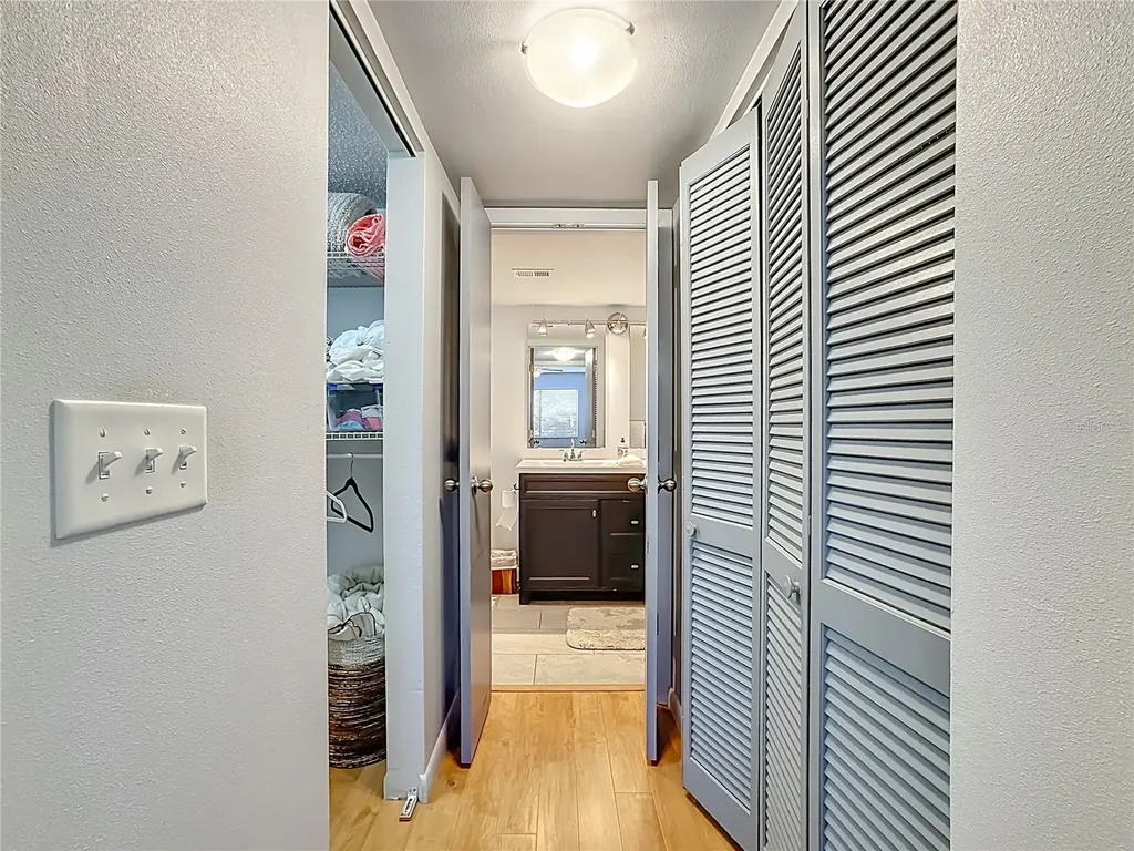 1707 Pelican Cove Road Sarasota FL 34231