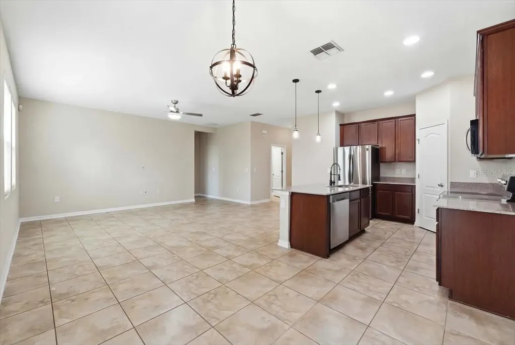 215 Lakeshore Drive Davenport FL 33837