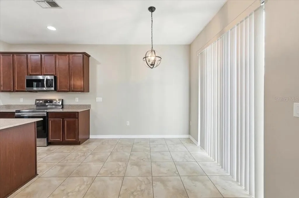 215 Lakeshore Drive Davenport FL 33837