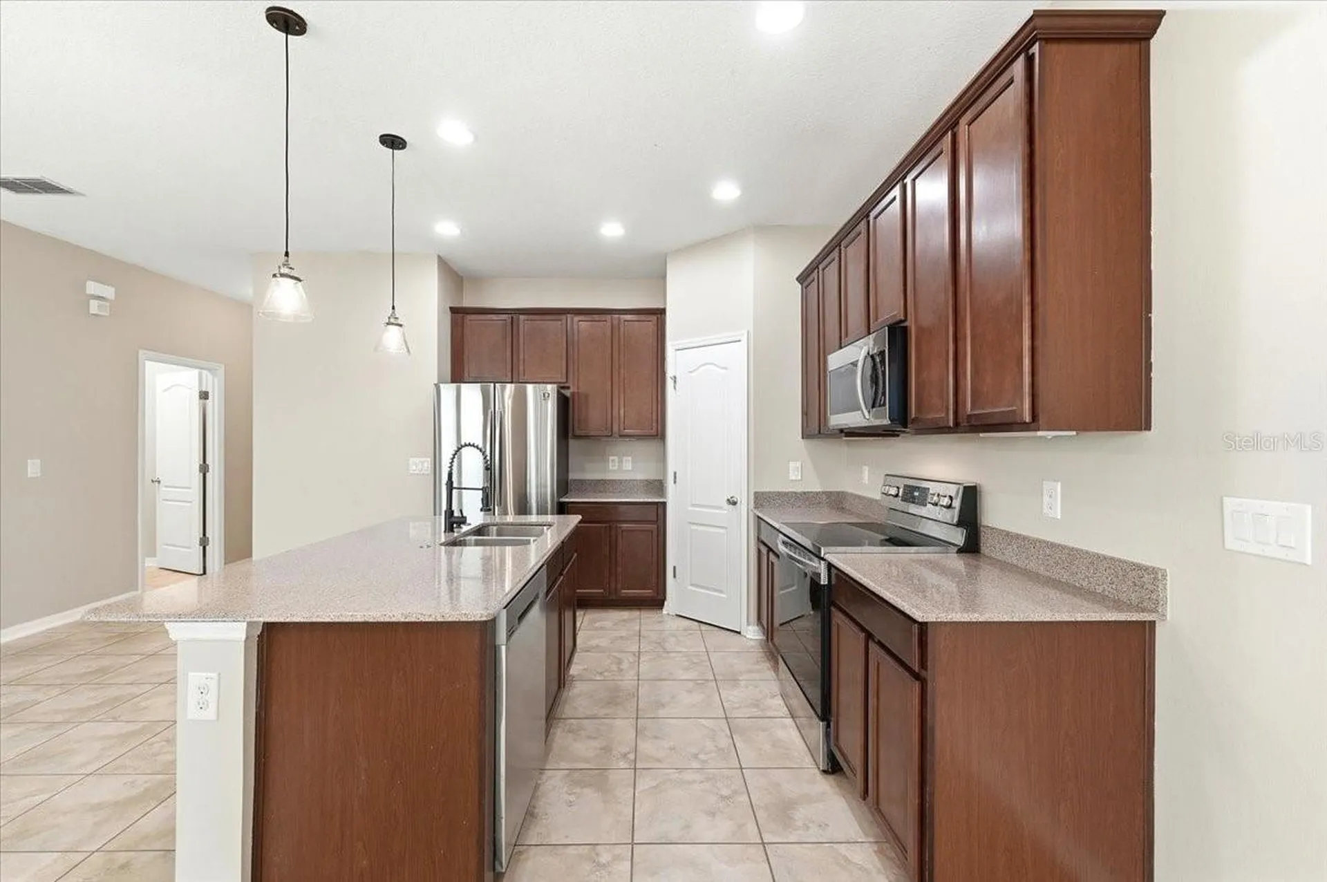 215 Lakeshore Drive Davenport FL 33837