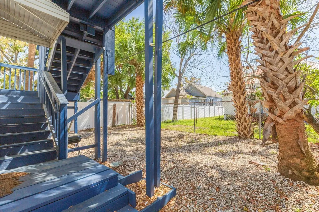 2322 W Cherry Street Tampa FL 33607