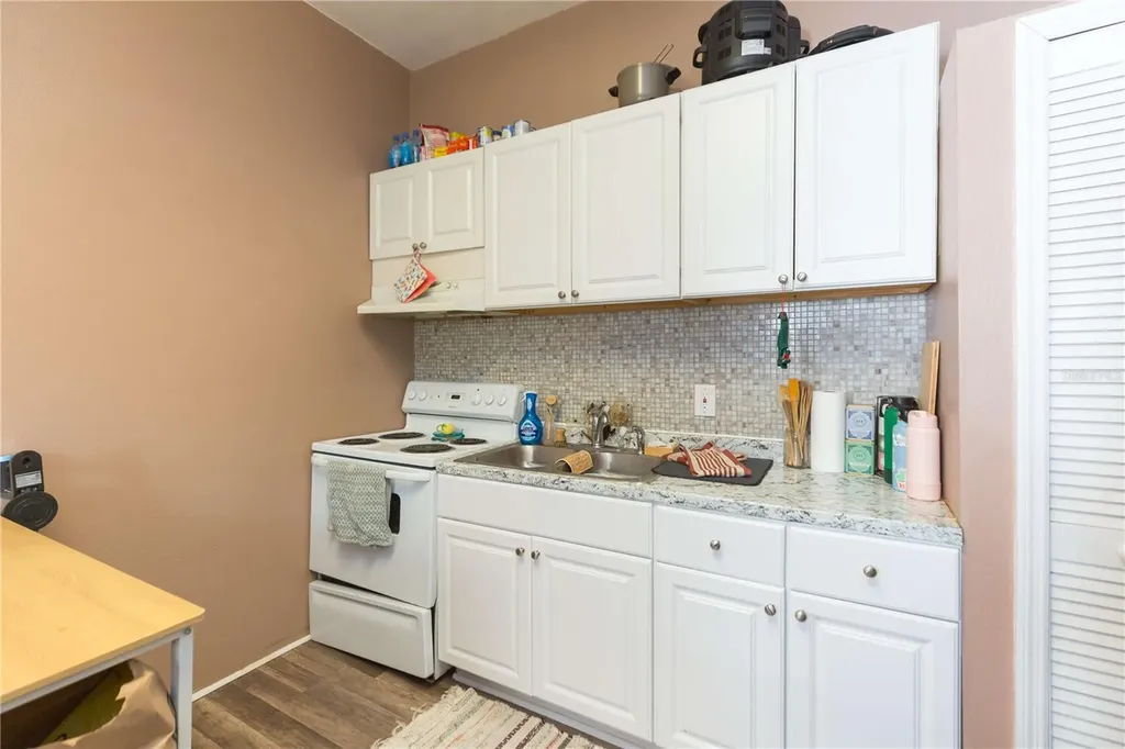 2322 W Cherry Street Tampa FL 33607