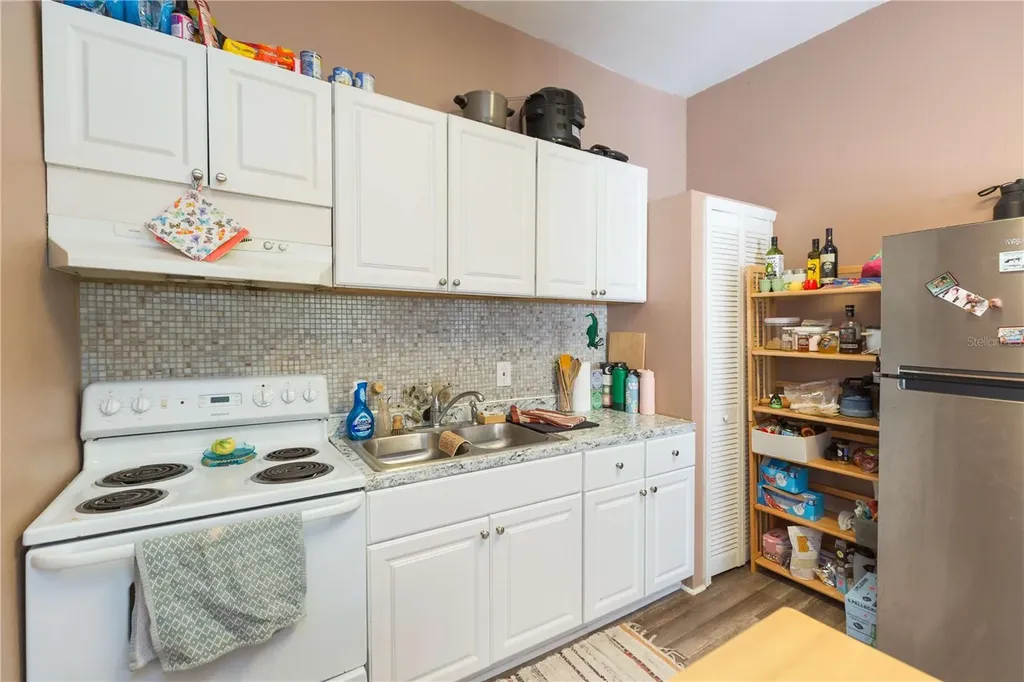 2322 W Cherry Street Tampa FL 33607