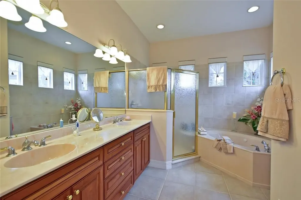 808 Whooping Crane Court Bradenton FL 34212